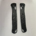Benchmade  Bug out 535 metals scales