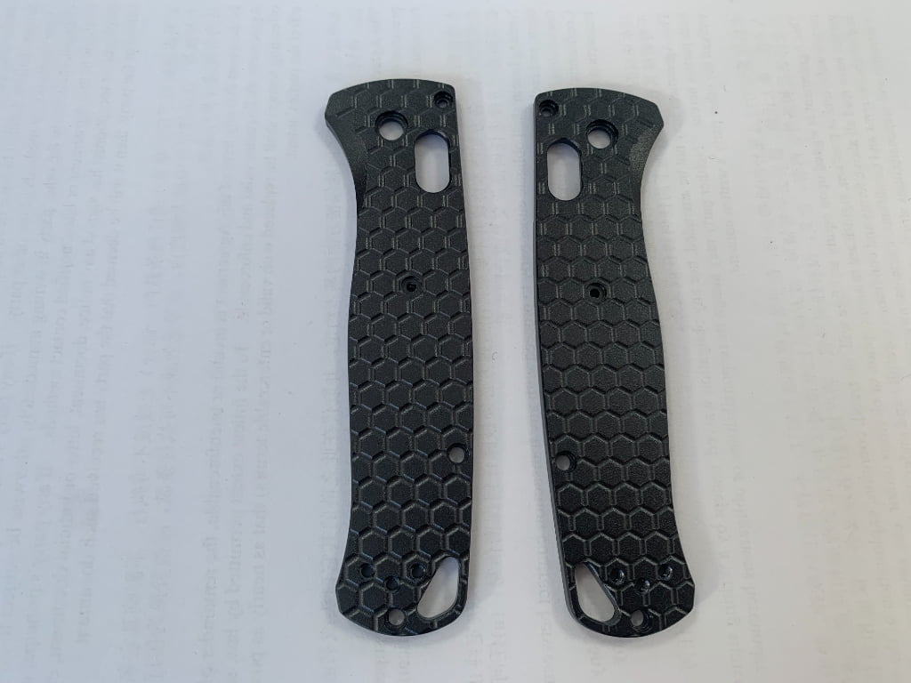 Benchmade  Bug out 535 metals scales